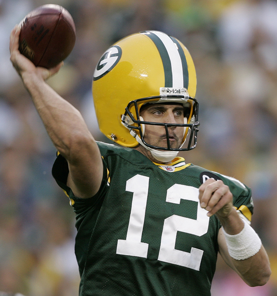 aaron-rodgers-big-helmet.jpg